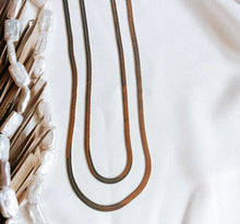 Load image into Gallery viewer, Herringbone Staple Necklace
